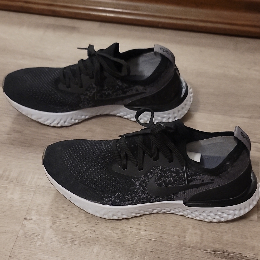 Nike Black and White Men's Shoes